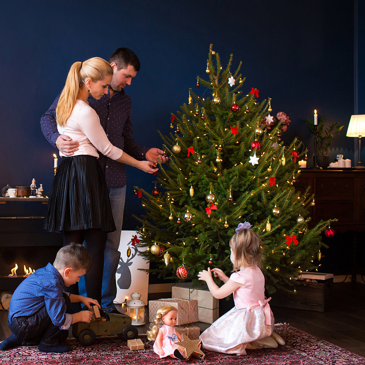 Künstlicher Weihnachtsbaum mit Ständer – Beschneiter PVC Christbaum 120-210 cm für Weihnachtsdekoration