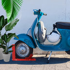 Motorradwippe zum Abstellen und Positionieren eines Motorrads in der Garage
